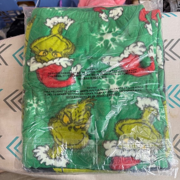 The Grinch Dr. Seuss Merry Grinchmas Matching Pajama Set - Picture 4 of 4